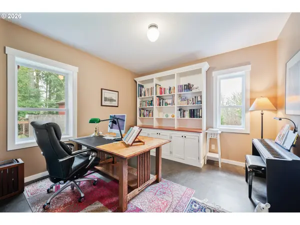 180 TRINITY DR, Castle Rock, WA 98611