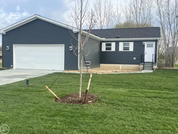 4225 Sugar Maple RUN, Flint, MI 48506