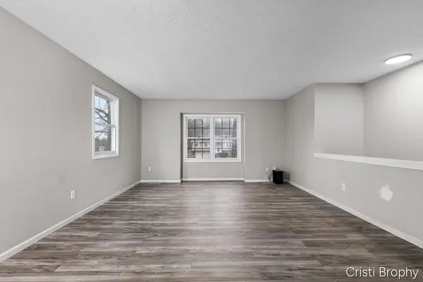 952 Woodside DR, Holland Twp, MI 49424