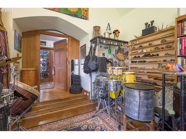 325 RIVER RD, Eugene, OR 97404