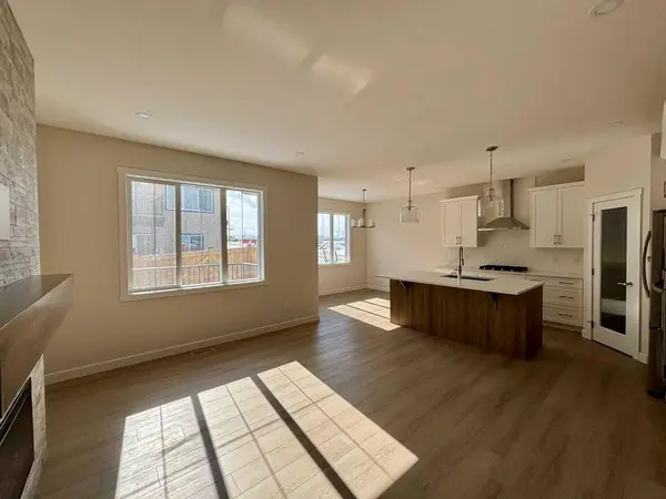 695 Buffaloberry MNR SE, Calgary, AB T3M 4A4