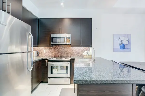 17 Ruddington DR #101, Toronto C15, ON M2K 0A8