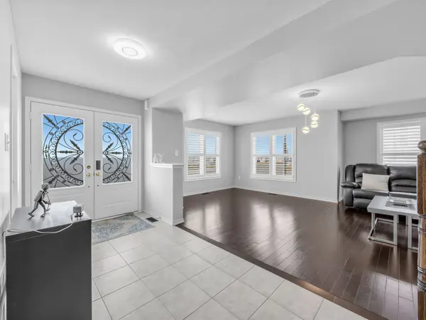 1 Mortlock ST, Ajax, ON M1Z 0T1