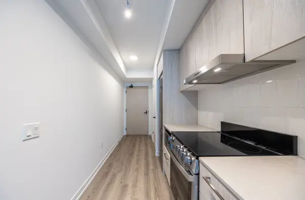 195 Commerce ST #1002, Vaughan, ON L4K 5Z7