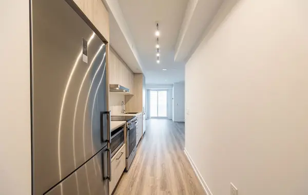 195 Commerce ST #1002, Vaughan, ON L4K 5Z7