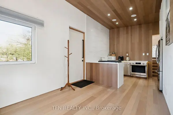 12 Schooner LN, Tay, ON L0K 2C0