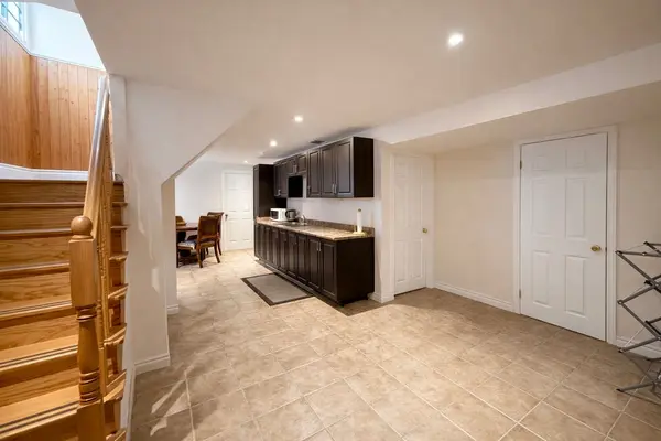 1602 Coram CRES #Lower, Mississauga, ON L4X 1K9