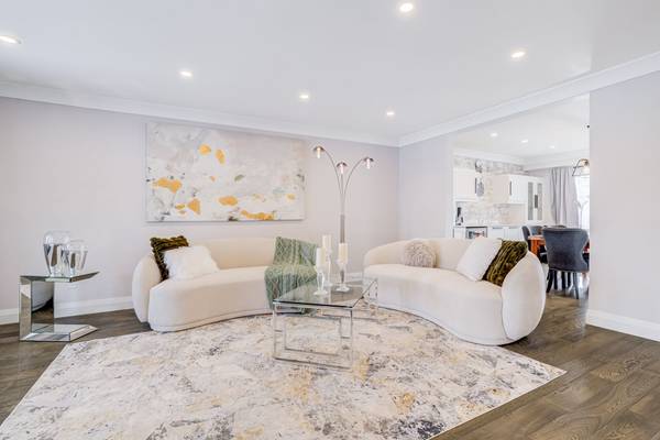 1320 Monmouth DR, Burlington, ON L7P 3J6