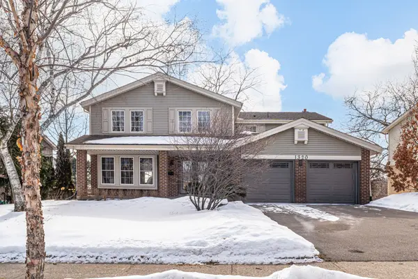 1320 Monmouth DR, Burlington, ON L7P 3J6