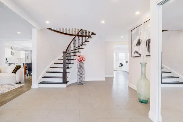 1320 Monmouth DR, Burlington, ON L7P 3J6