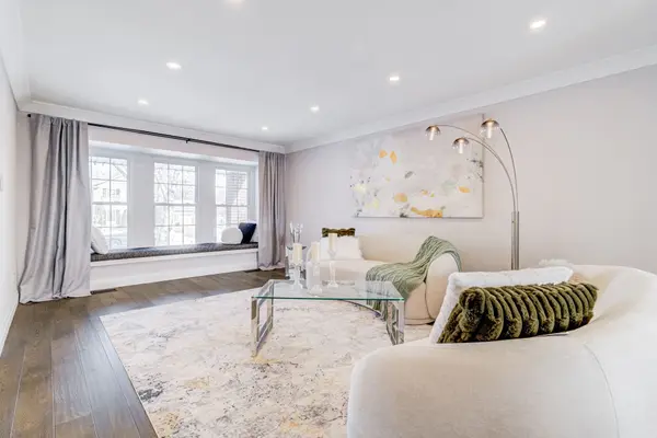 1320 Monmouth DR, Burlington, ON L7P 3J6