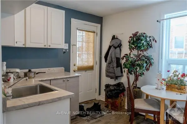 216 Hannah ST, Vanier And Kingsview Park, ON K1L 7M8