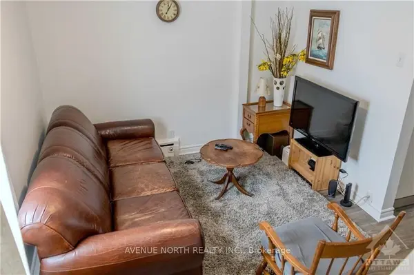 216 Hannah ST, Vanier And Kingsview Park, ON K1L 7M8