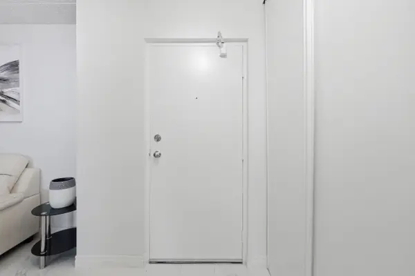 75 Silvercreek Pkwy N #308, Guelph, ON N1H 7R9