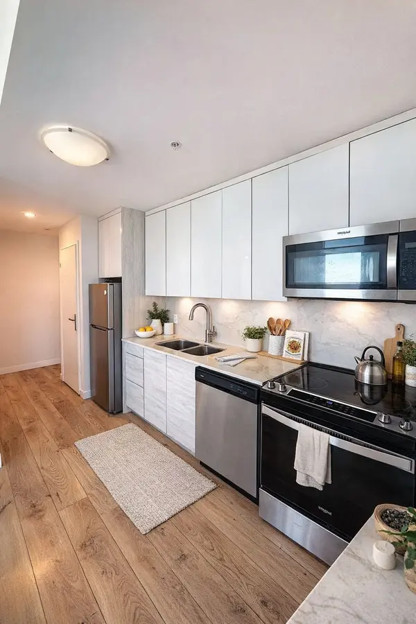 60 Frederick ST #3302, Kitchener, ON N2H 0C7