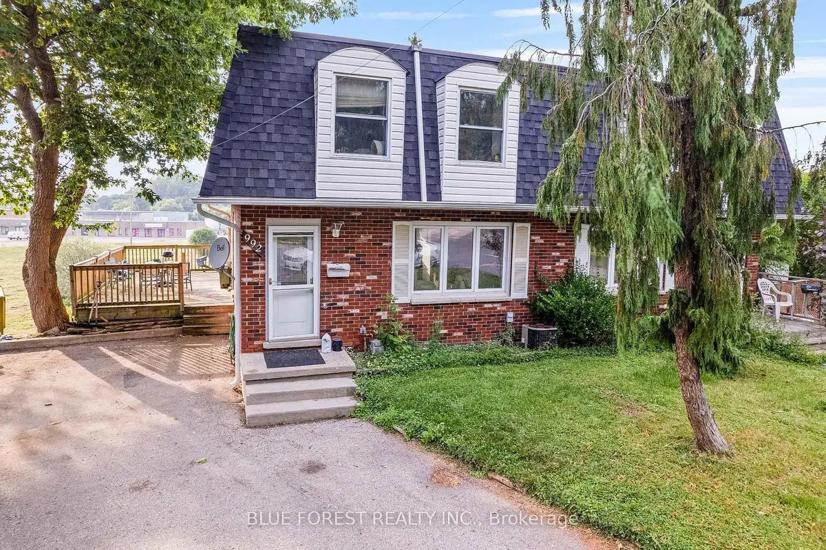 992 Eagle CT, London South, ON N5Z 4K6