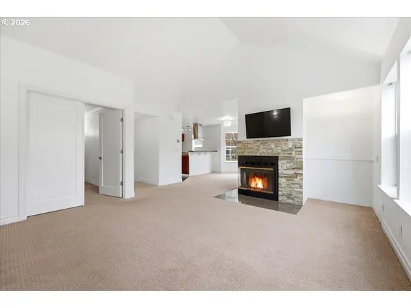 8445 SW CURRY DR #A, Wilsonville, OR 97070