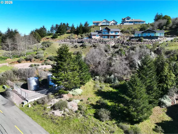 Brookings, OR 97415,98007 Crown Terrace #7