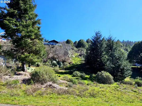 98007 Crown Terrace #7, Brookings, OR 97415