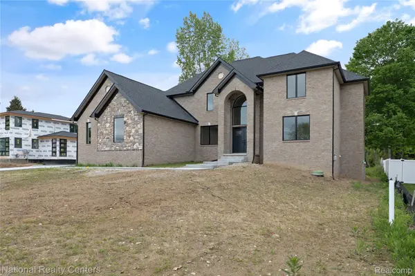 5245 BUELL DR, Commerce Charter Township, MI 48382