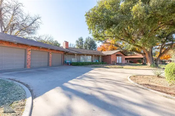 1806 Country Club Drive, Sweetwater, TX 79556