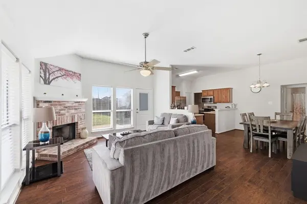 1302 Old Knoll Drive, Wylie, TX 75098