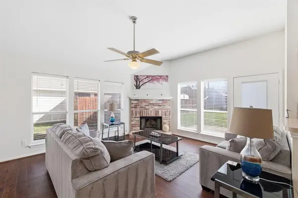 1302 Old Knoll Drive, Wylie, TX 75098