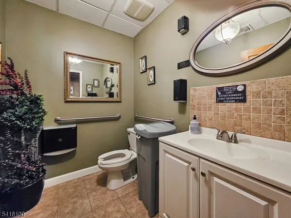 359 Bloomfield Ave, Caldwell Boro Twp., NJ 07006