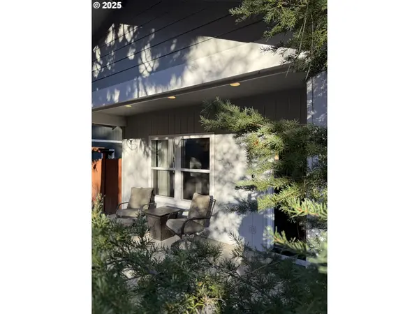 Bend, OR 97702,61142 BROOKHOLLOW DR