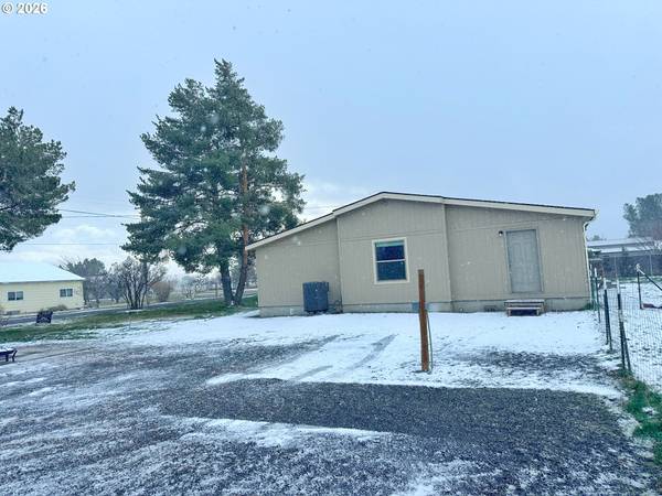 61988 WEST RD, La Grande, OR 97850