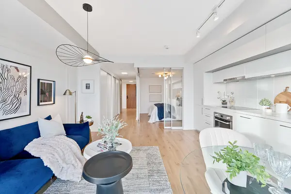 99 Foxbar RD #1001, Toronto C02, ON M4V 0B2