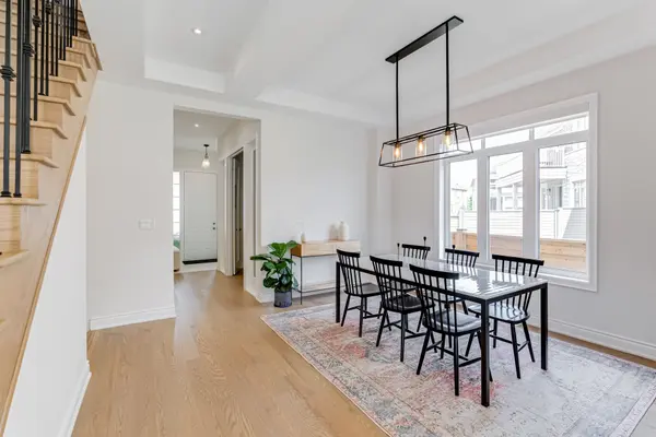 89 Maple Fields CIR, Aurora, ON L4G 3X7