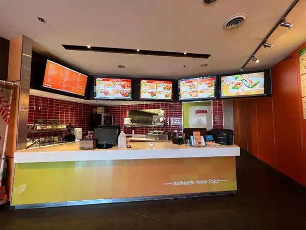 50 Dundurn ST S #103, Hamilton, ON L8P 4W3