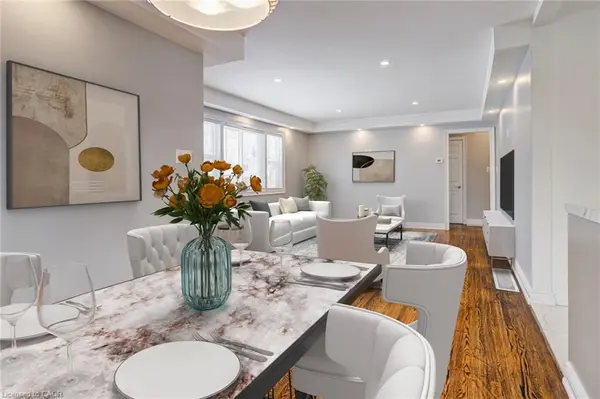 54 Duncombe DR, Hamilton, ON L9A 2G2