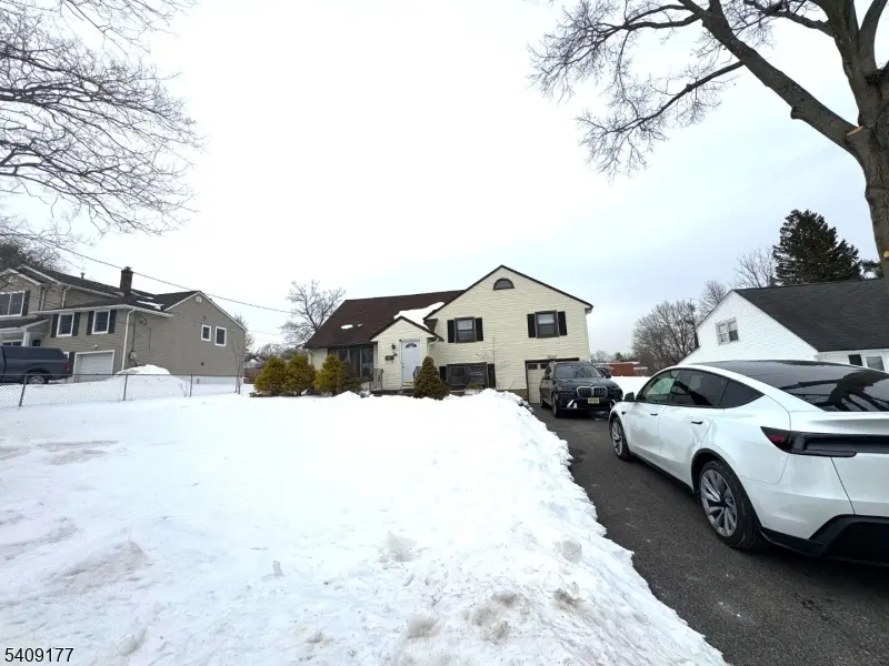 94 Belmont Dr, Livingston Twp., NJ 07039