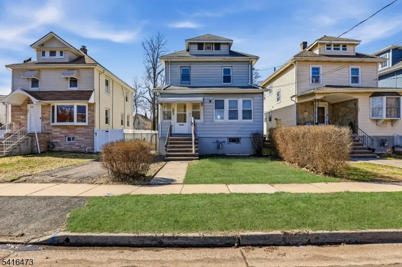 204 Pine St, Roselle Boro, NJ 07203