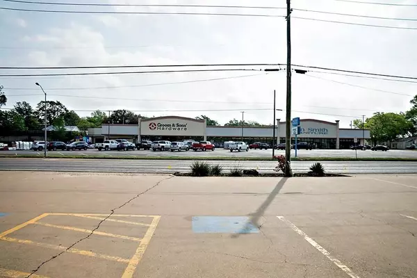 Athens, TX 75751,220 S Palestine Street