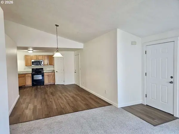 Madras, OR 97741,857 SE MALIAH AVE