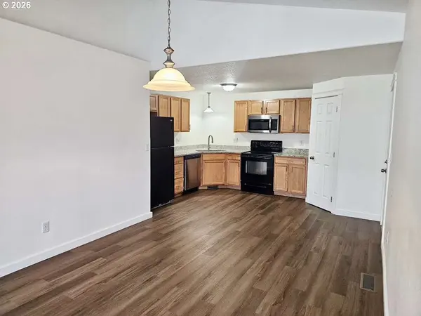 857 SE MALIAH AVE, Madras, OR 97741