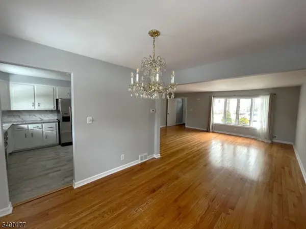 94 Belmont Dr, Livingston Twp., NJ 07039