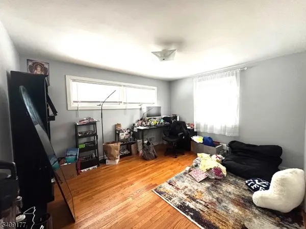 94 Belmont Dr, Livingston Twp., NJ 07039