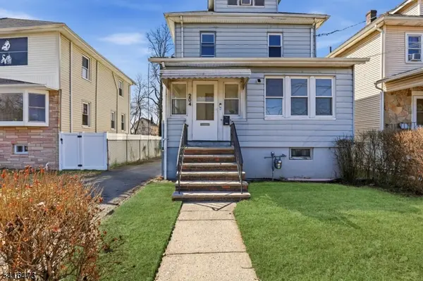 204 Pine St, Roselle Boro, NJ 07203