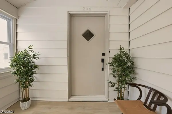 204 Pine St, Roselle Boro, NJ 07203