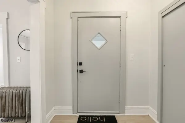 204 Pine St, Roselle Boro, NJ 07203