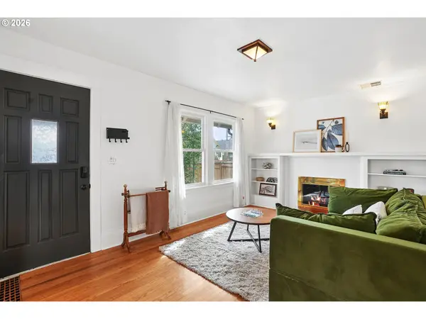 3323 SE 55TH AVE, Portland, OR 97206