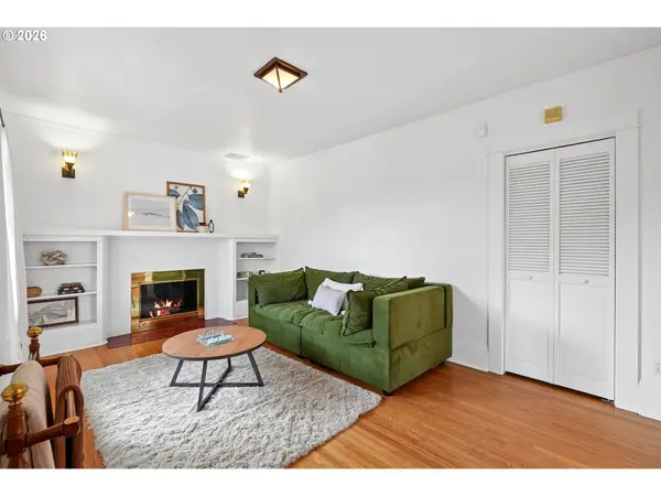 3323 SE 55TH AVE, Portland, OR 97206