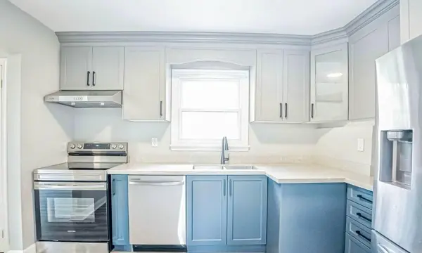 124 Mcmurchy AVE S #MAIN, Brampton, ON L6Y 1Y9