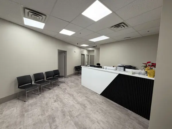 565 Sanatorium RD #204-01, Hamilton, ON L9C 7N4