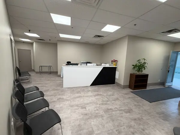 565 Sanatorium RD #204-01, Hamilton, ON L9C 7N4