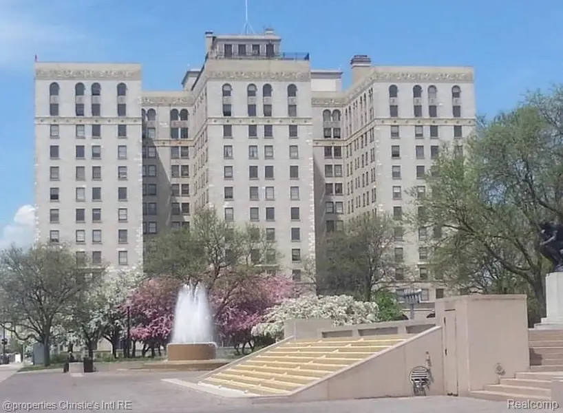 15 E KIRBY ST APT 1028 #1028, Detroit, MI 48202